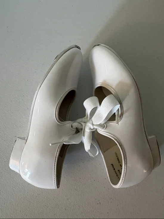 Girls White Tap Shoes with ribbon ties Tempo by Leo’s brand - Picture 6 of 8